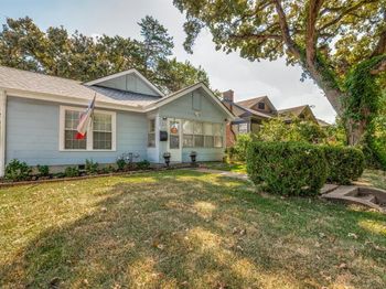 1126 S Oak Cliff Boulevard 