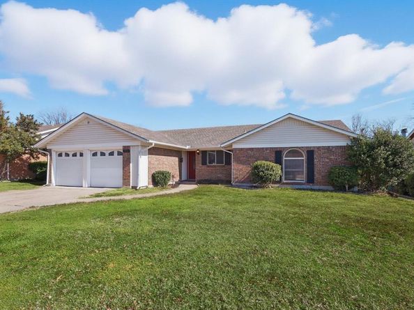 2925  Portales Drive , Fort Worth Texas 76116