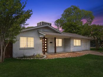 301 N Cottonwood Drive 