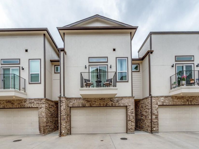 7337  Bree Court , Dallas Texas 75235