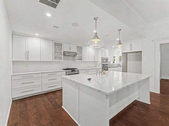 6812  Summer Meadow Lane , Dallas Texas 75252