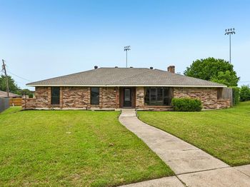 813  Oakbluff Drive 