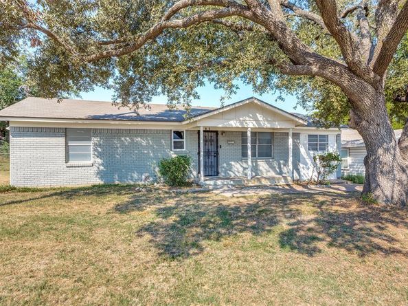 1708 S Cravens Road , Fort Worth Texas 76112