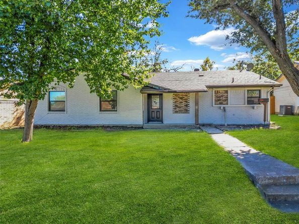 3704  Hilton Drive , Mesquite Texas 75150