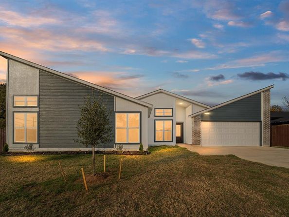 11915  Carson  , Balch Springs Texas 75180