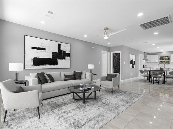 526 SE 11th  , Grand Prairie Texas 75051