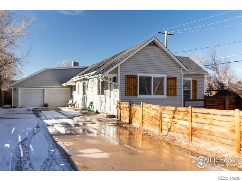 927 S Yates Street A, Denver CO 80219
