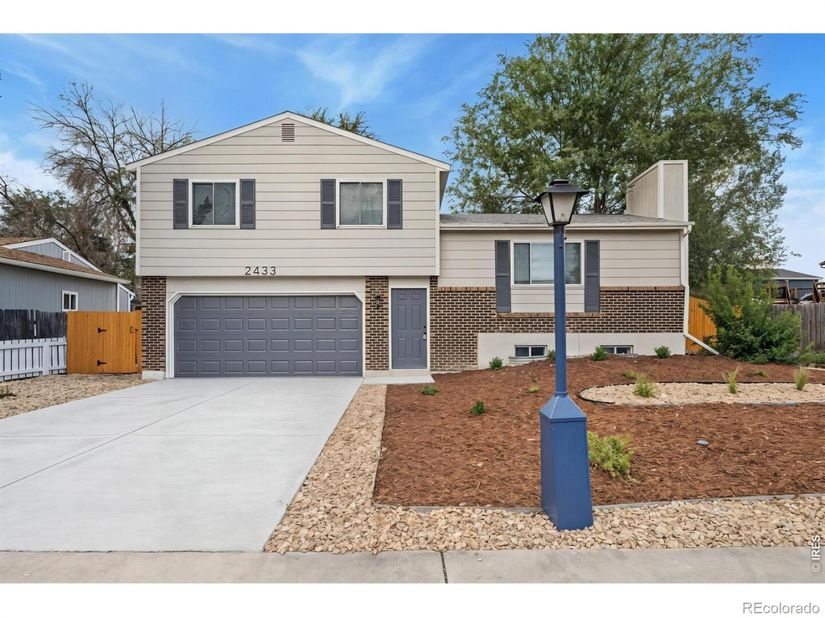 2433 Sunset Drive, Longmont CO 80501