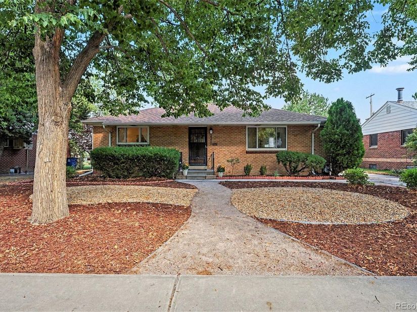 2370 Kingston Street, Aurora CO 80010