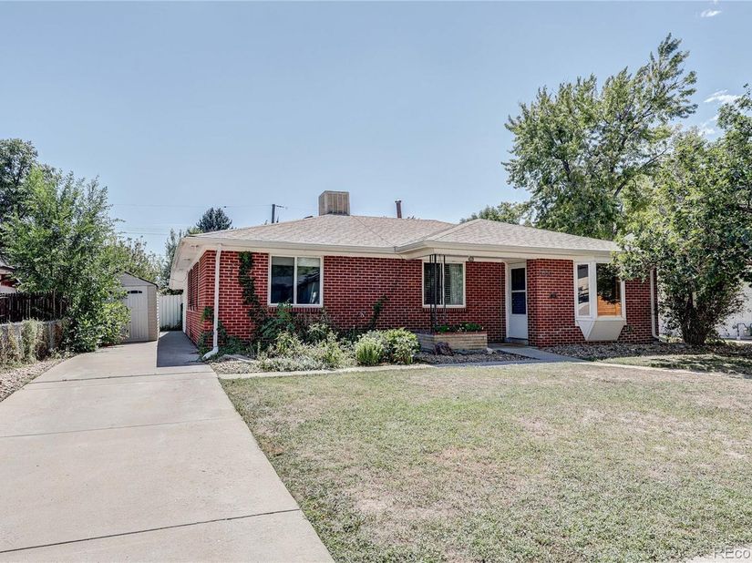 5550 Holland Drive, Arvada CO 80002