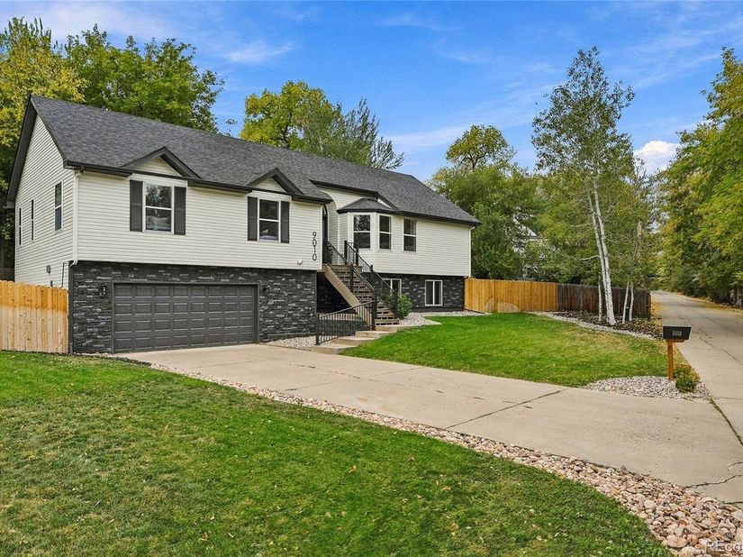 9010 W 11th Avenue, Lakewood CO 80215