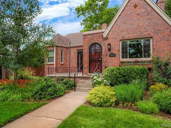 2227 N Locust Street
