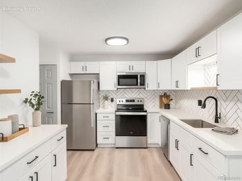 3470 S Poplar Street