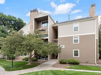 4896 S Dudley Street