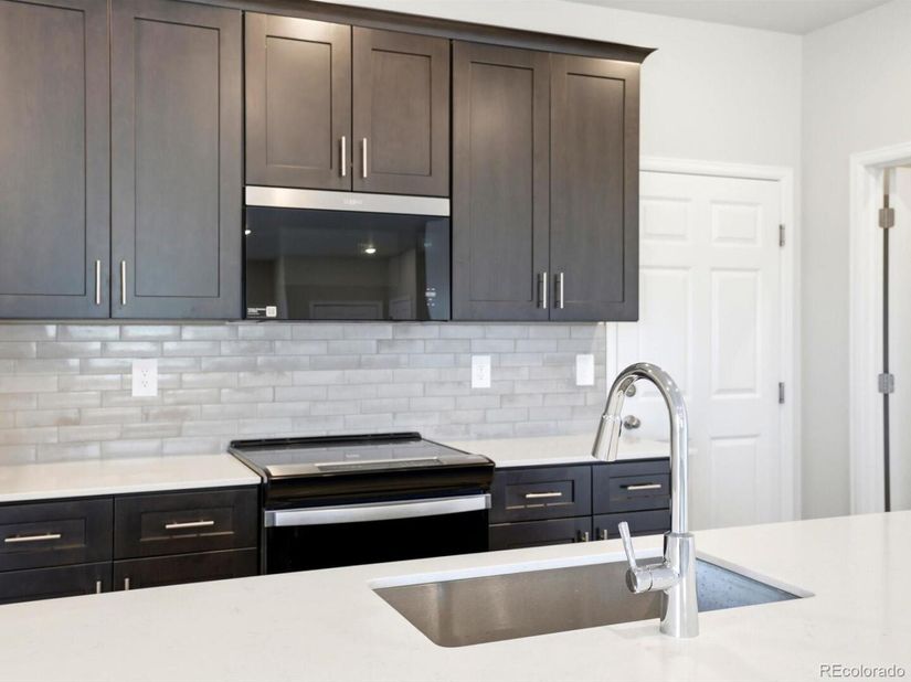 2179 E 164th Avenue, Thornton CO 80602