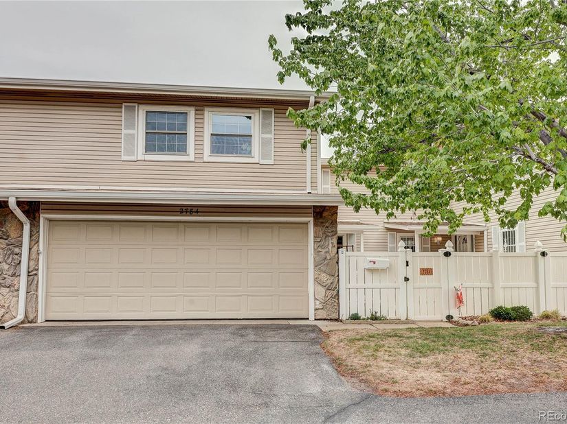 2784 S Heather Gardens Way, Aurora CO 80014