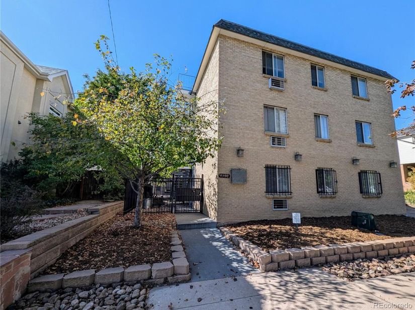 1135 N Elizabeth Street 102, Denver CO 80206