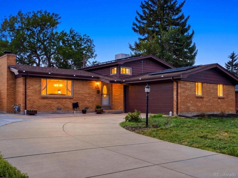 205 Tucson Street, Aurora CO 80011