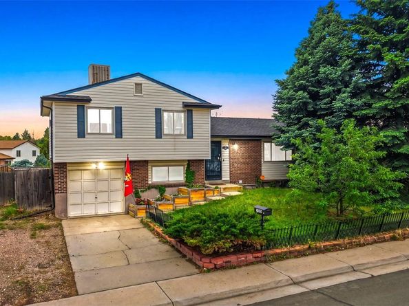 1581 S Fairplay Way, Aurora CO 80012