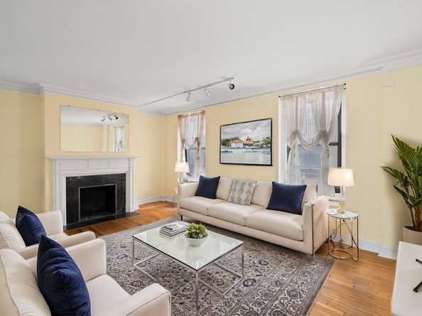 135 West 58th Street 1C, New York NY 10019