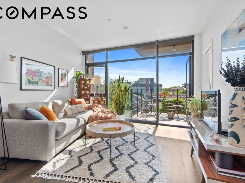 179 Woodpoint Road 4A, Brooklyn NY 11211
