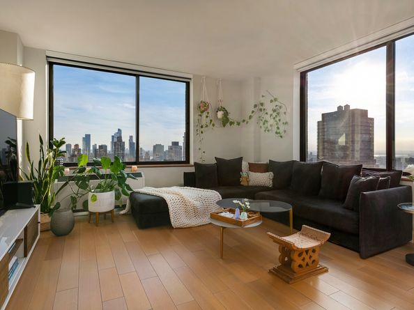 101 West 67th Street 52E, New York NY 10023