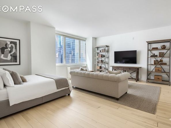 322 West 57th Street 38Q, New York NY 10019