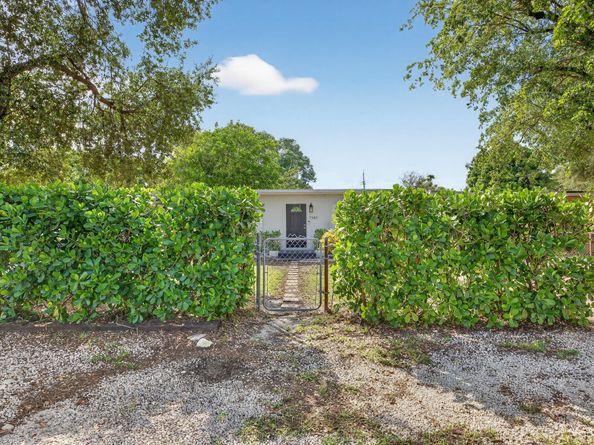 1141 SW 25th Ave, Fort Lauderdale FL 33312