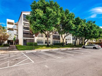 2307 S Cypress Bend Dr