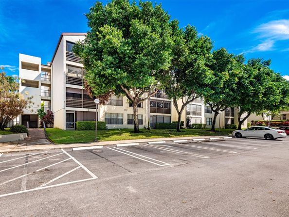 2307 S Cypress Bend Dr 108A, Pompano Beach FL 33069