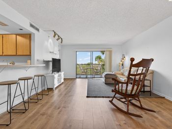 2205 S Cypress Bend Dr