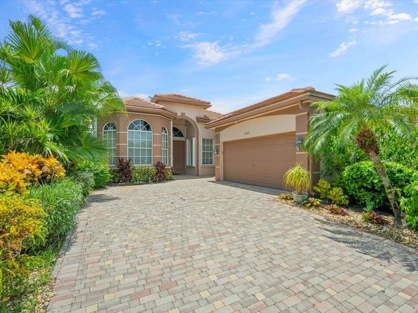 10870 Royal Devon Way, Lake Worth FL 33449