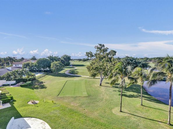 2500 NE 48 Lane 403, Fort Lauderdale FL 33308