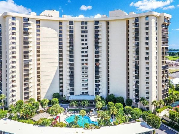 2480 Presidential Way 1504, West Palm Beach FL 33401