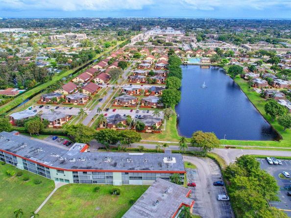 3200 Springdale Boulevard 217, Palm Springs FL 33461