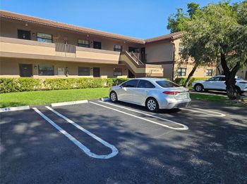 10571 Royal Palm Blvd