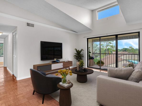 708 Sunny Pine Way B3, Greenacres FL 33415