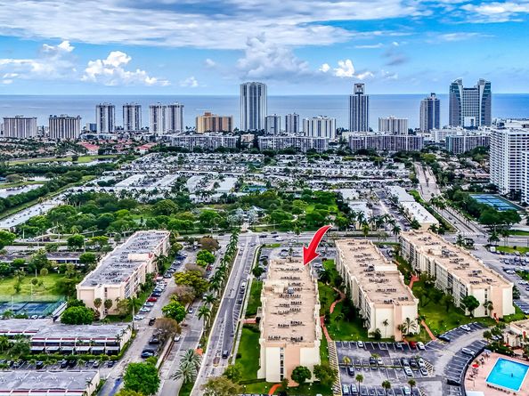 2000 Atlantic Shores Boulevard Apt 410, Hallandale Beach FL 33009