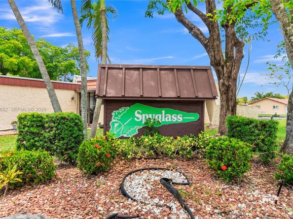 9820 NW 65th Court B13, Tamarac FL 33321