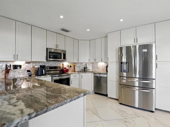 4491 Willow Pond Road Apt B, West Palm Beach FL 33417