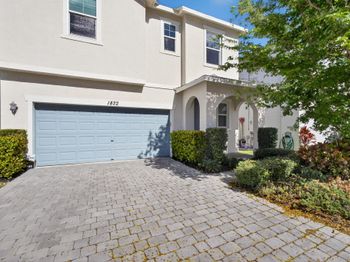1822 Lake Cove Drive