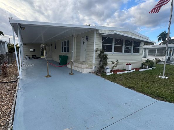 1721 SW 84th Avenue, Davie FL 33324