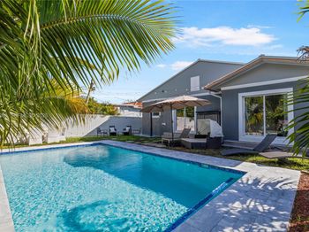 1041 NW 73rd Street