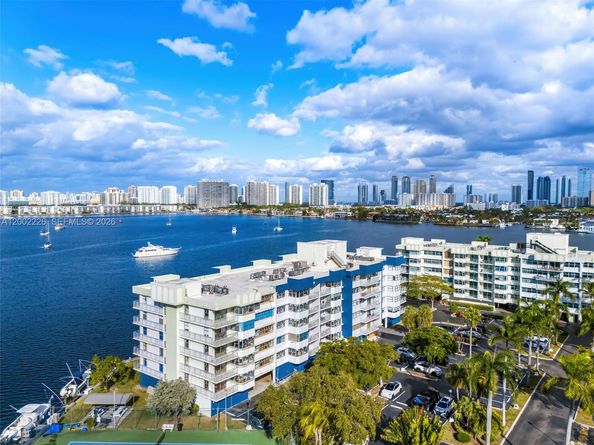 16546 NE 26th Avenue 3J, North Miami Beach FL 33160