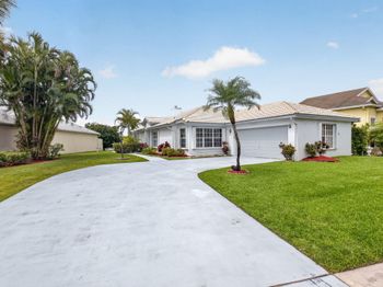 6413 Lansdowne Circle