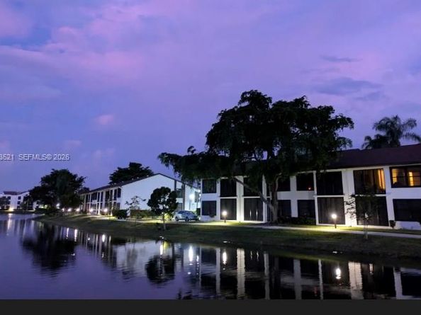 201 Lake Pointe Drive 203, Oakland Park FL 33309