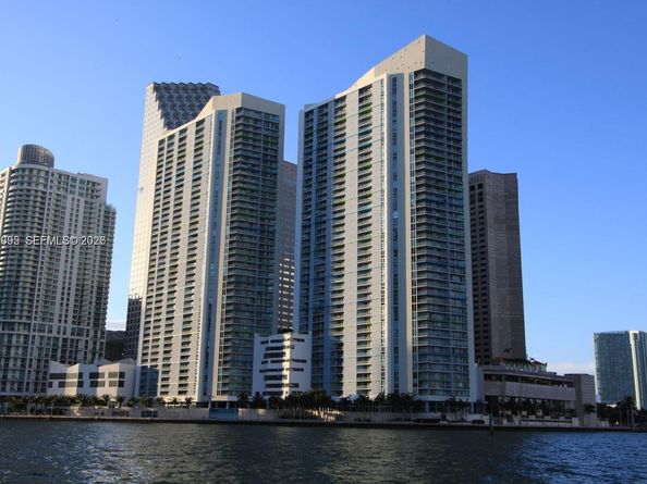 325 S Biscayne Boulevard 2824, Miami FL 33131