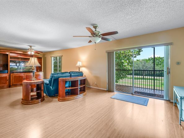 271 S Hollybrook Dr 304, Pembroke Pines FL 33025