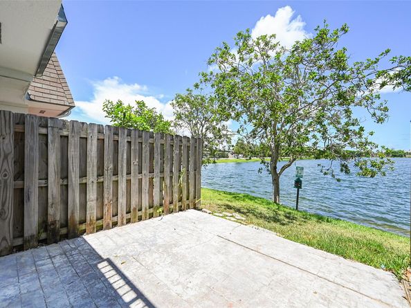 4122 SW 61st Ave 8, Davie FL 33314