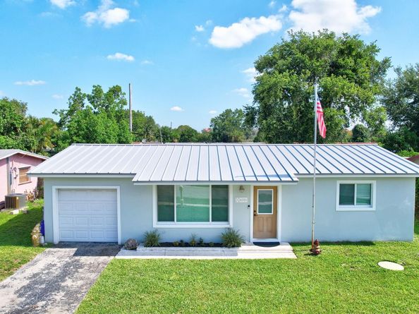 6321 Raleigh St, Hollywood FL 33024